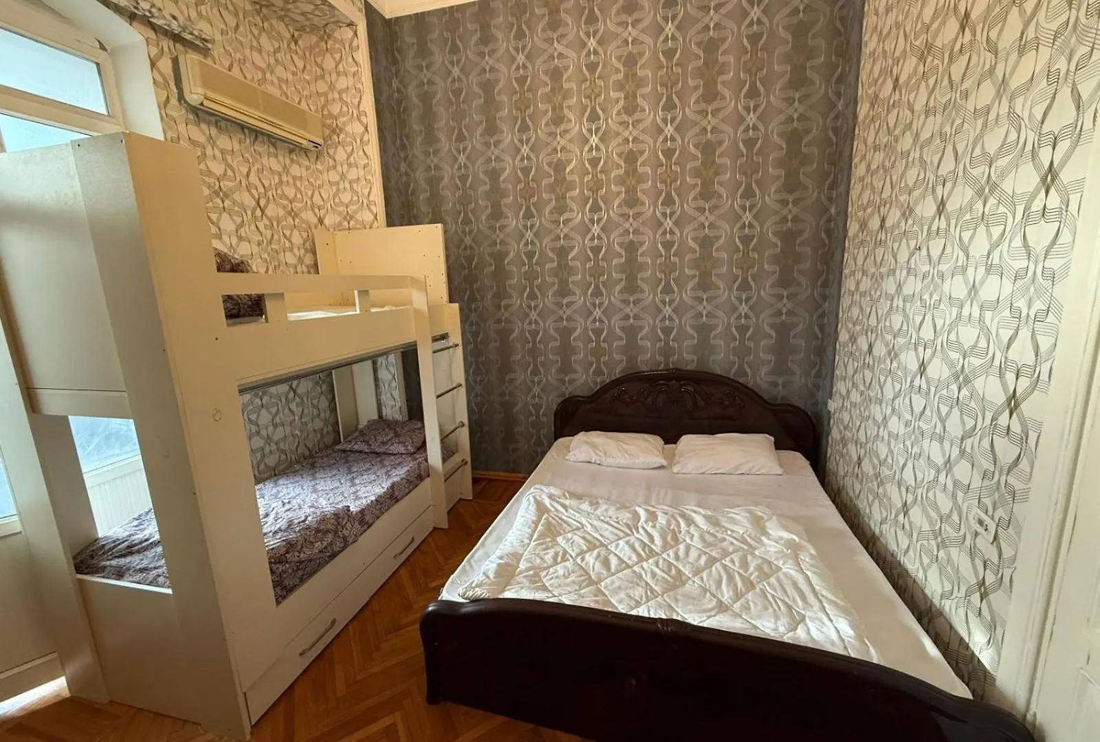 Km Hostel And Tourism Baku
